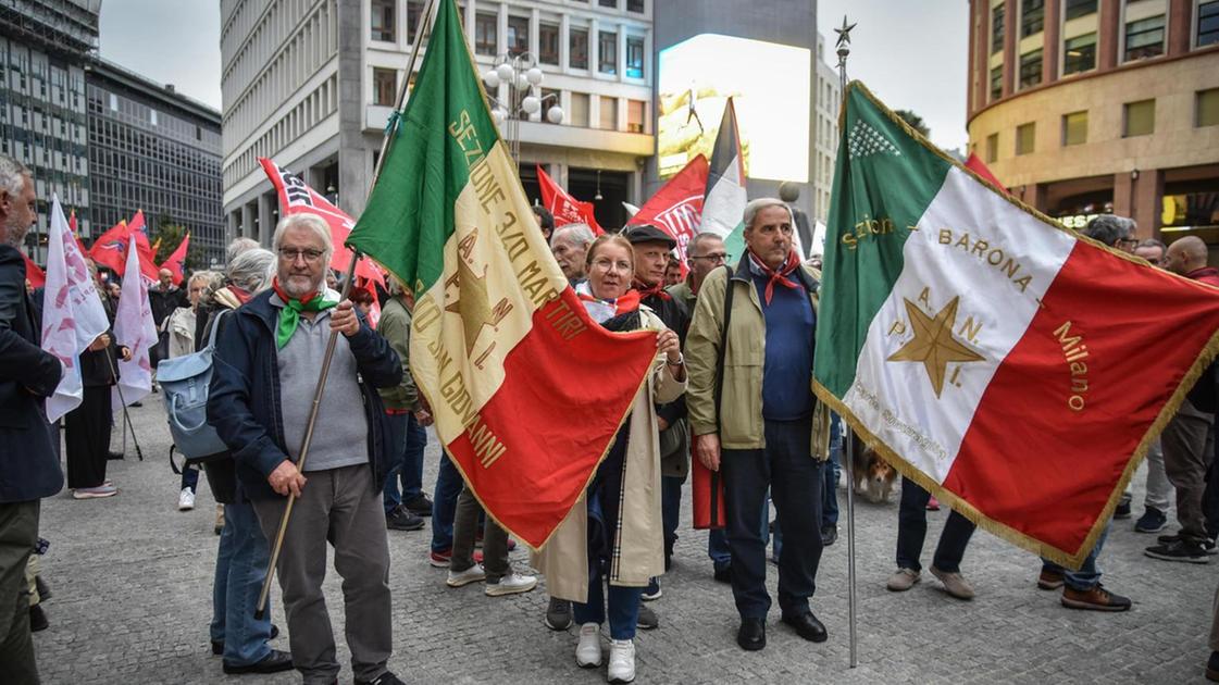 Milano, Giorno della Memoria e delle polemiche. Anpi: “Accuse strumentali”. Comunità ebraica: “No a modifica narrativa Shoah”