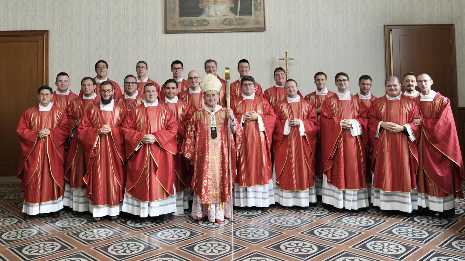 Milano, in Duomo i sacerdoti novelli con l'arcivescovo Mario Delpini