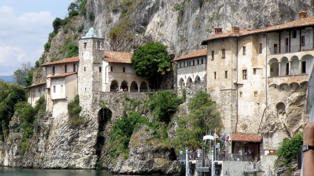 Due appuntamenti all’eremo di Santa Caterinia del Sasso Un tuffo tra spiritualità e antropologia