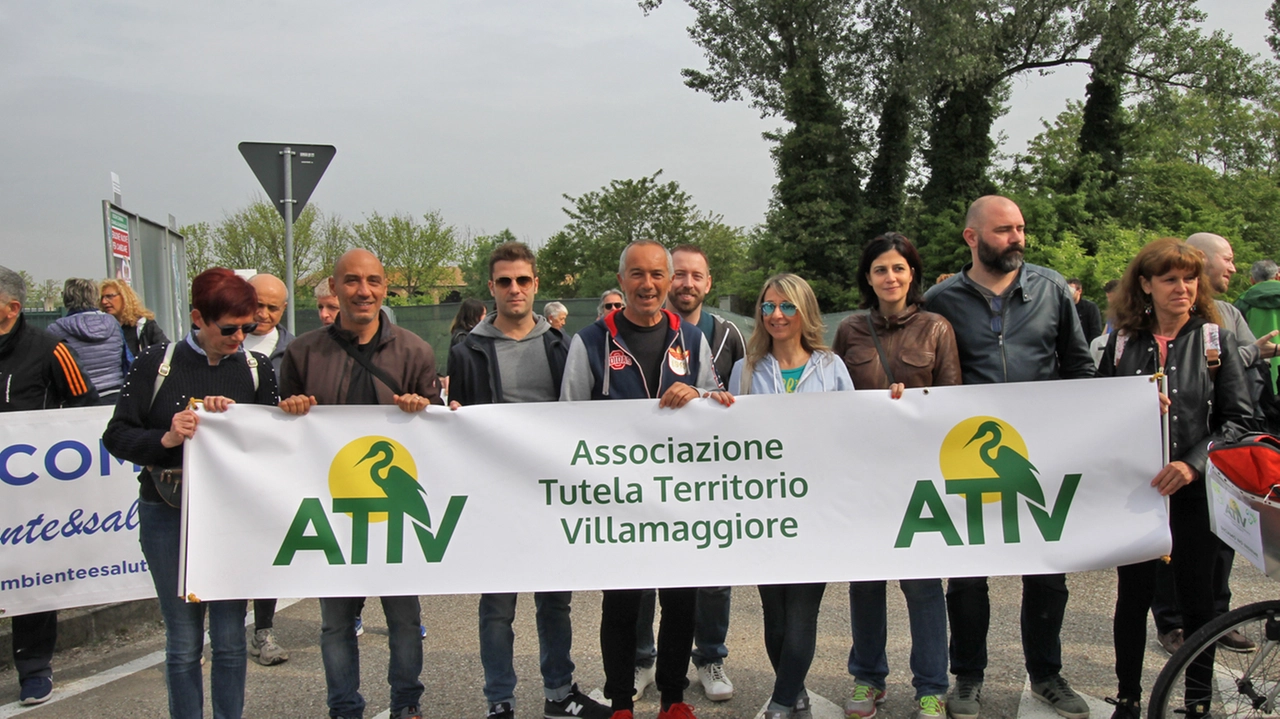 Una delle manifestazioni contro l’insediamento del centro di logistica nel Parco