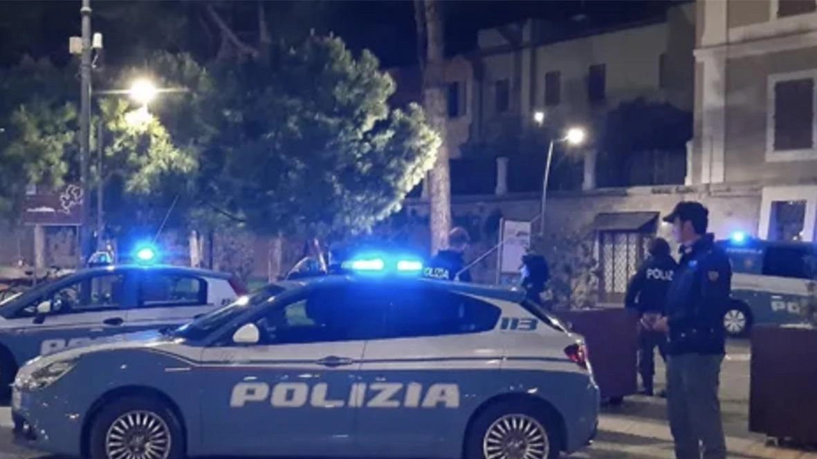 Arrestato un 17enne armato di bottiglia: in via Carlo Alberto aveva aggredito un altro ragazzo con calci e pugni