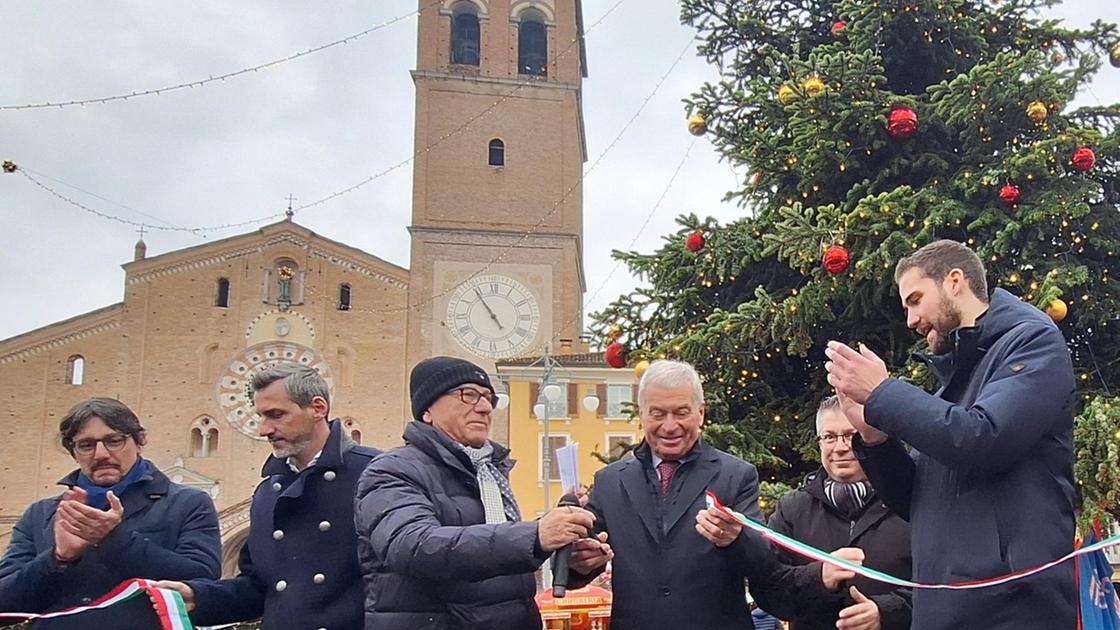 Sagra di Santa Lucia a Lodi: mercatini di Natale con casette di legno e prodotti locali