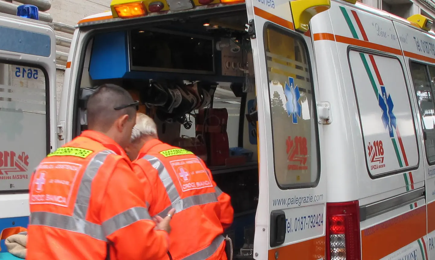 Ponte Nossa, incidente tra due auto: otto feriti, uno in gravissime condizioni