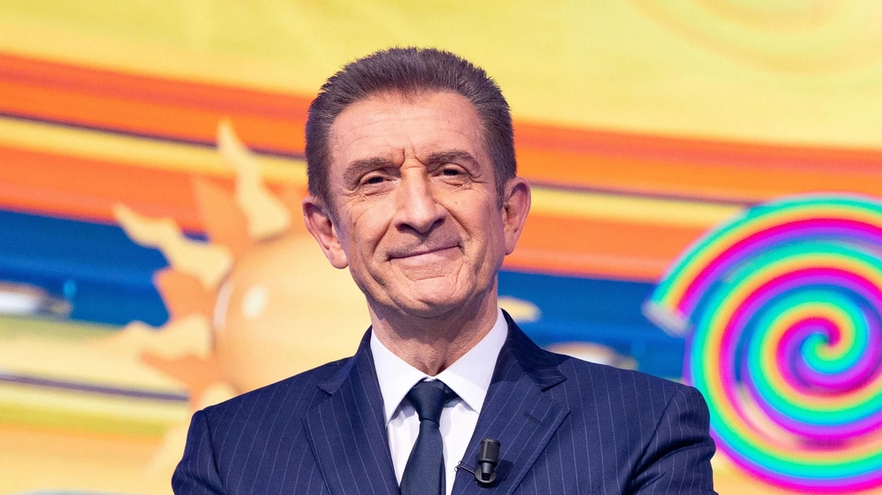 Ezio Greggio, 70 anni, icona di cinema e tv, volto di Striscia la Notizia, è oggi in scena al Teatro Celebrazioni di Bologna. Il 21 febbraio sarà sul palco del Dal Verme di Milano