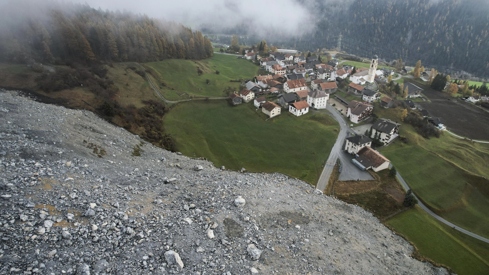 Brienz, il paese svizzero minacciato da una frana