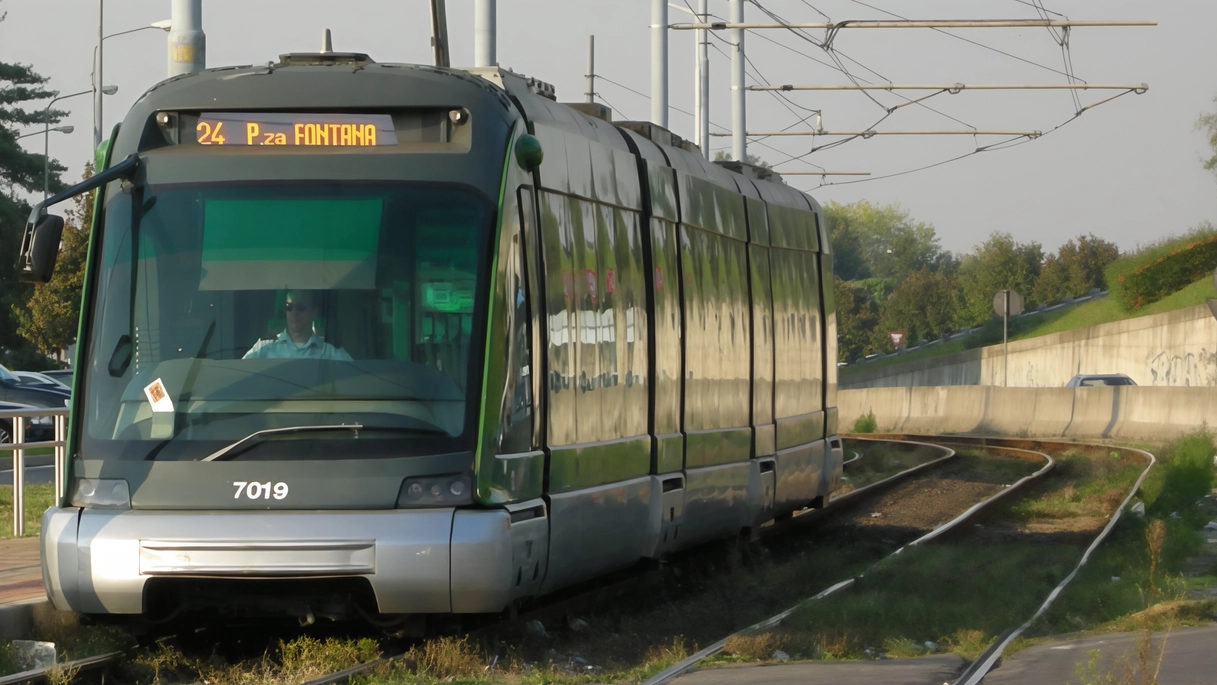 Il tram 15 non raggiungerà Noverasco frazione di Opera: il capolinea è stato fissato all’Istituto europeo di oncologia in via Ripamonti