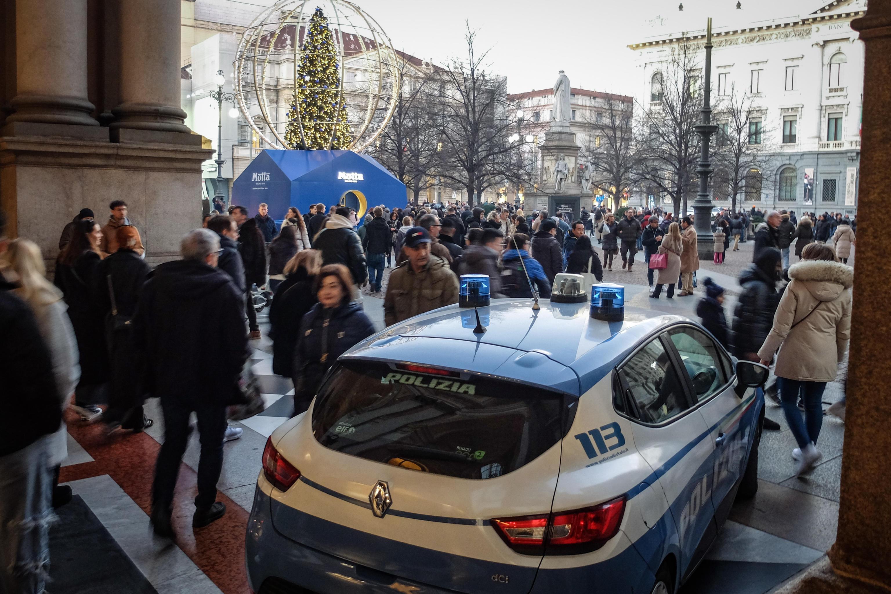 Milano, ragazza molestata in piazza Scala: assolto il giovane accusato