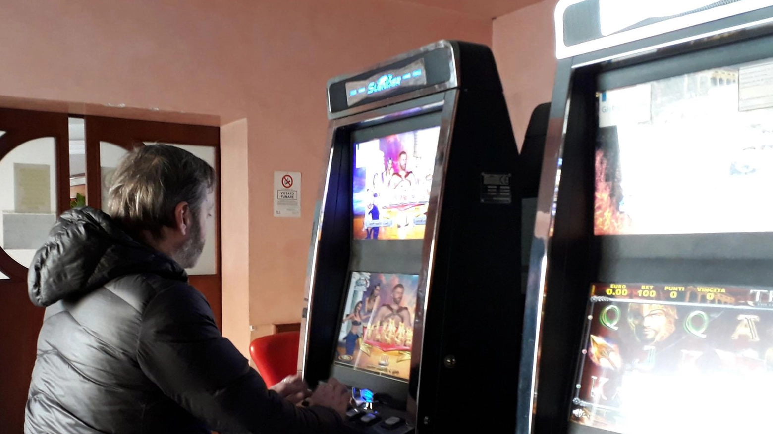 Gioco d’azzardo “Slot“ a teatro con gli studenti