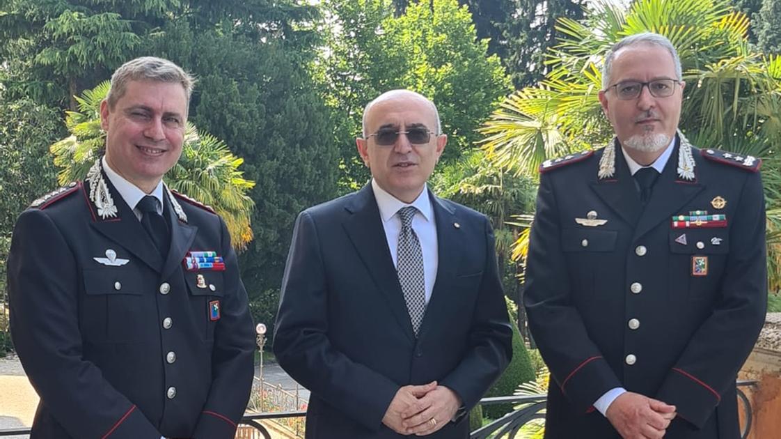 Arriva a Varese il generale dei carabinieri Giuseppe De Riggi: la visita alla caserma di via Saffi