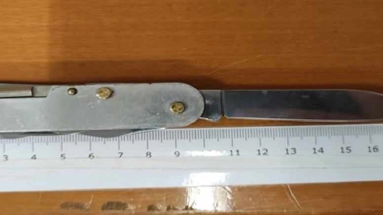 Il coltello usato (foto Polizia)
