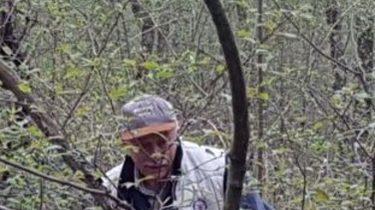 Bosco del Rugareto assediato. I volontari rimuovono i rifiuti. Resta il problema dello spaccio