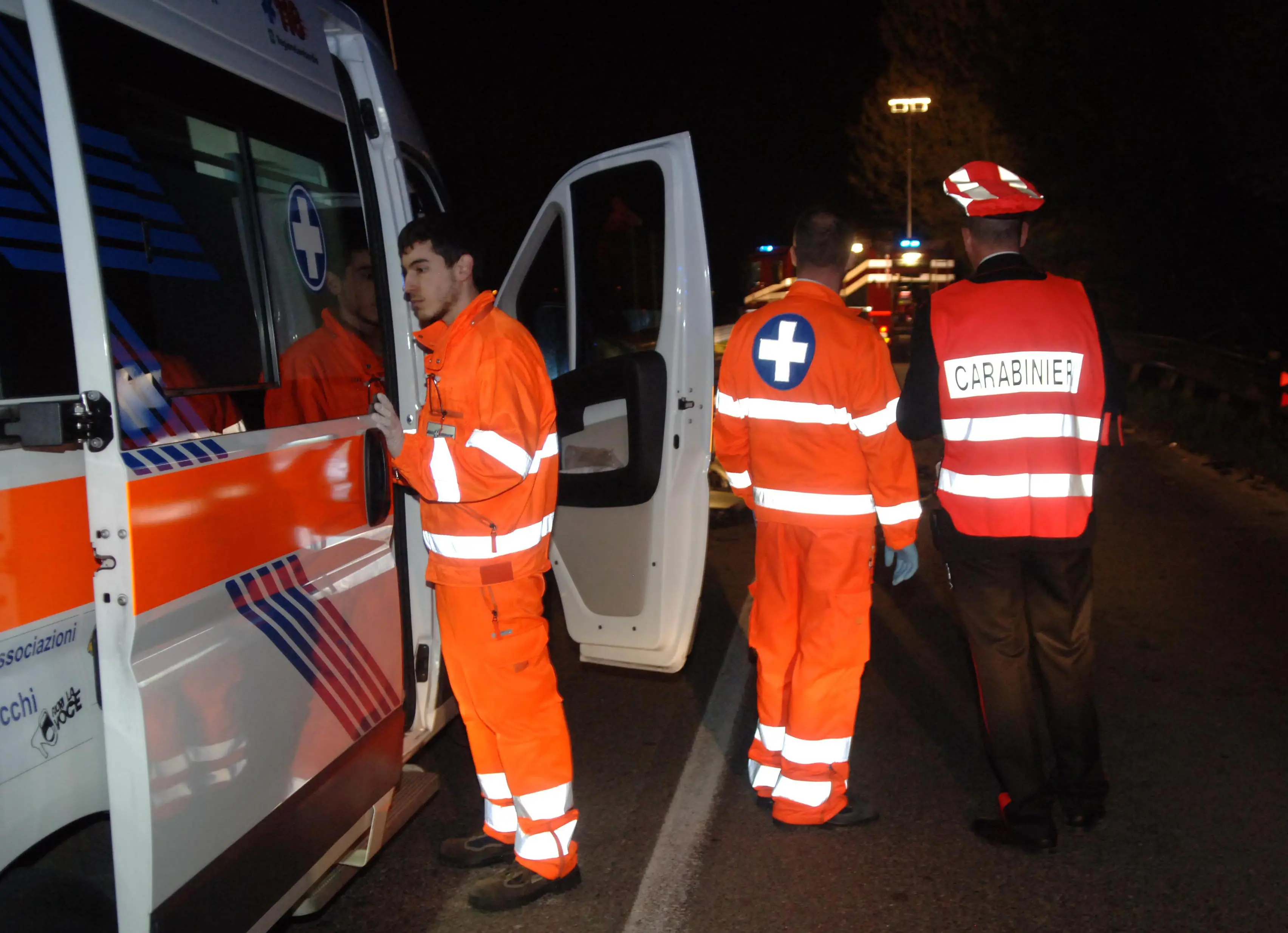 Pavia, nottata ad alta gradazione alcolica: 7 soccorsi per intossicazione etilica