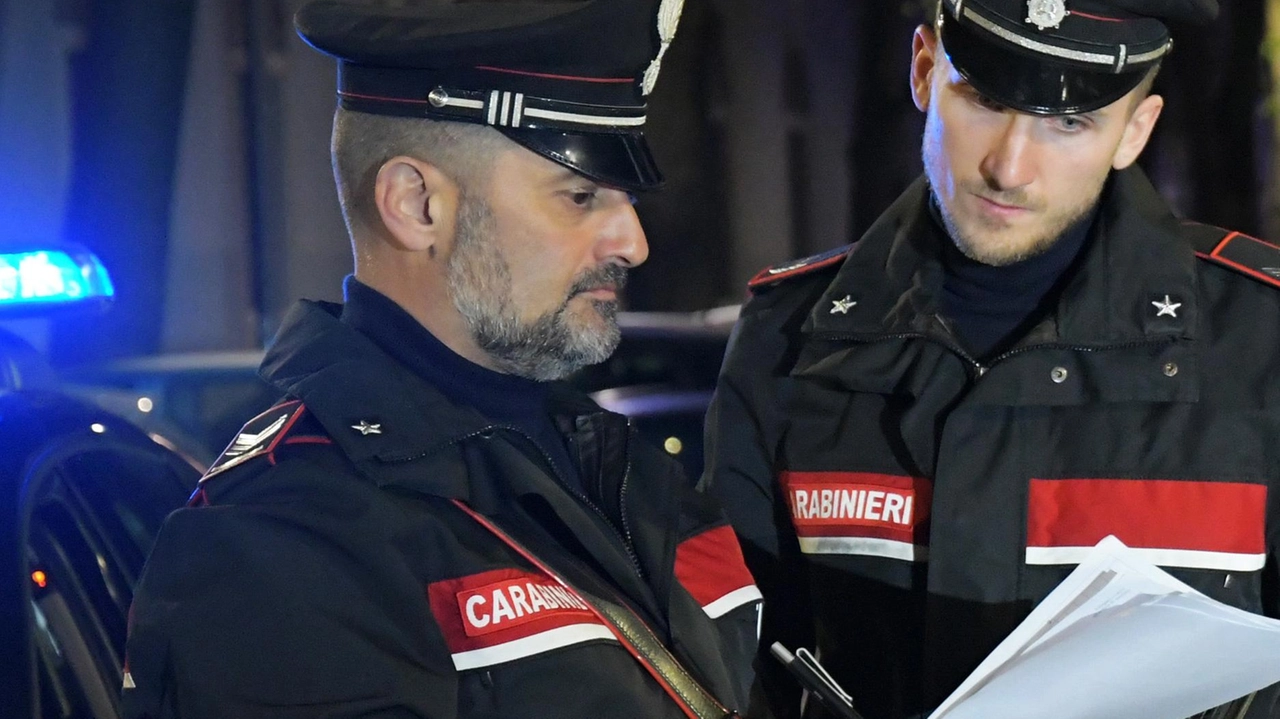 L’allarme per il furto è scattato all’inizio del turno notturno Sul posto i carabinieri