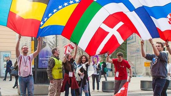 Il sapere in valigia. Trent’anni di Intercultura. La scuola senza confini per 600 studenti brianzoli