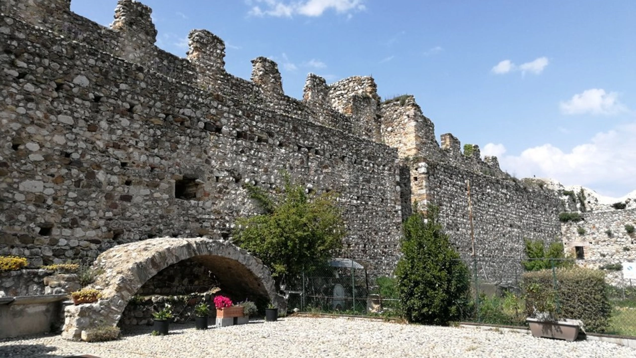 Le mura di Padenghe sul Garda