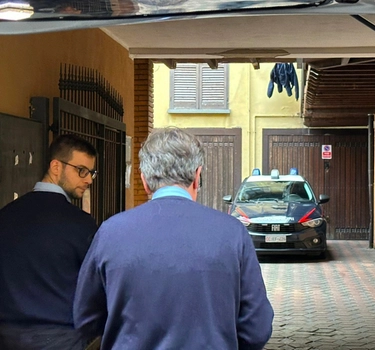 Ha ucciso a coltellate la compagna a Cologno al Serio, l’avvocato: “Non ha percezione di quello che accade”