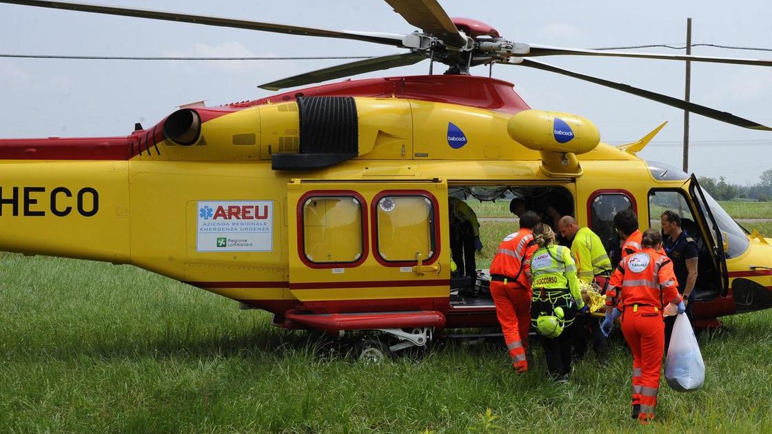 Lainate, scontro sulla A8. Tamponamento fra auto. Grave un uomo di 33 anni