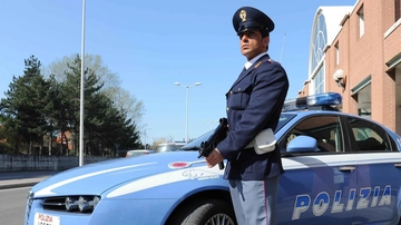 Per lui c’era il divieto di tornare in Italia, la polizia lo trova a Sondrio: 30enne albanese di nuovo espulso