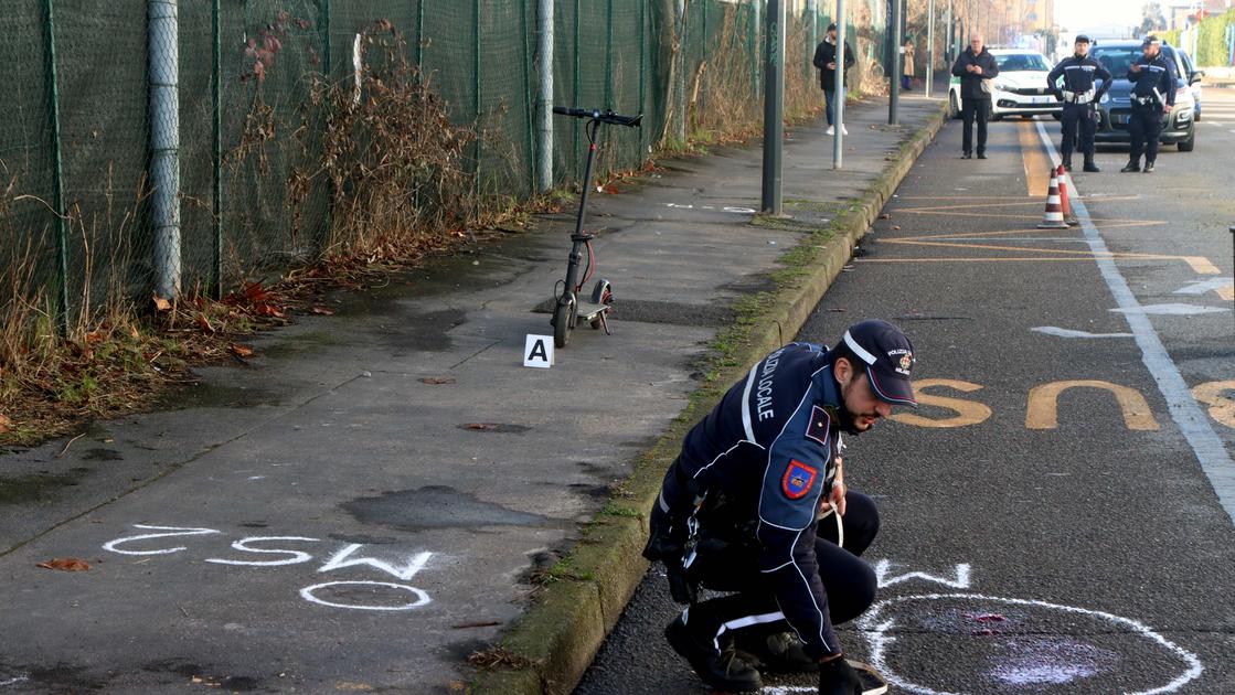 A Milano quattro pirati in 30 giorni: donna in monopattinotravolta sulla ciclabile, caccia a un camionista