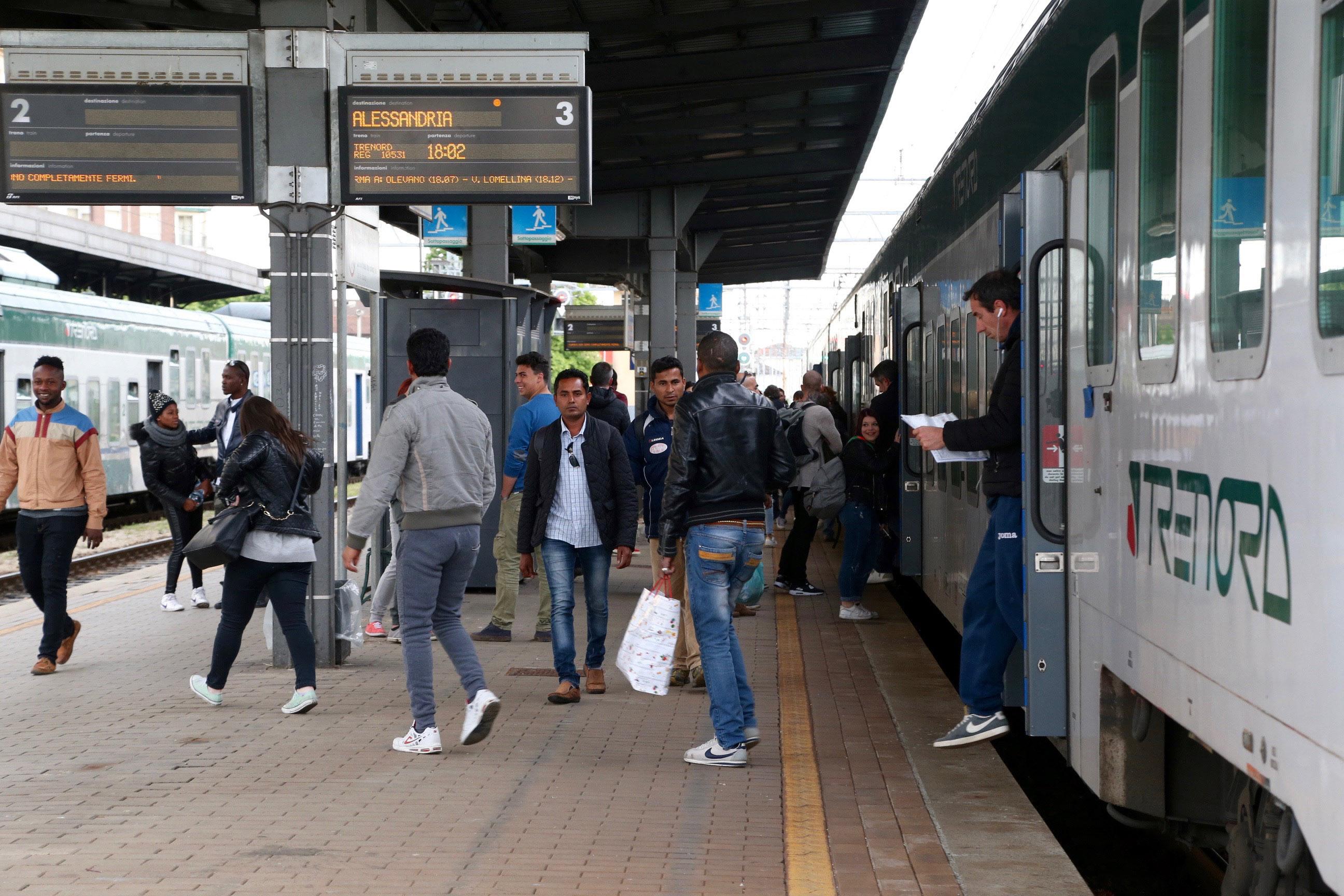 L’estate “disastrosa” sui treni della Milano Mortara: odissea cancellazioni e ritardi