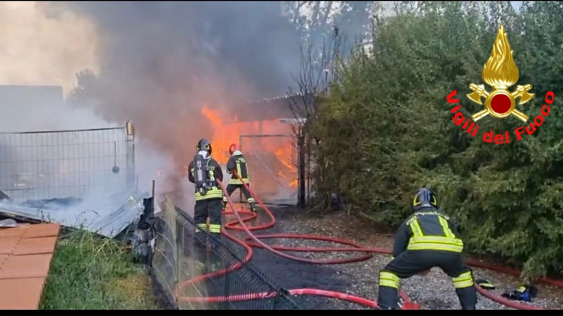 I vigili del fuoco in azione a Lodi