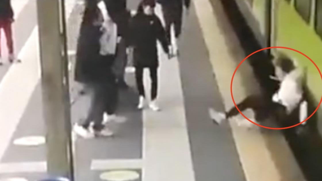 Ragazzino spinto sotto un treno a Seregno, la baby gang chiede la messa alla prova