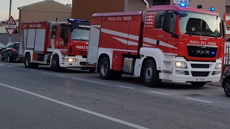 I vigili del fuoco hanno spento il rogo prima che si propagasse (foto archivio)