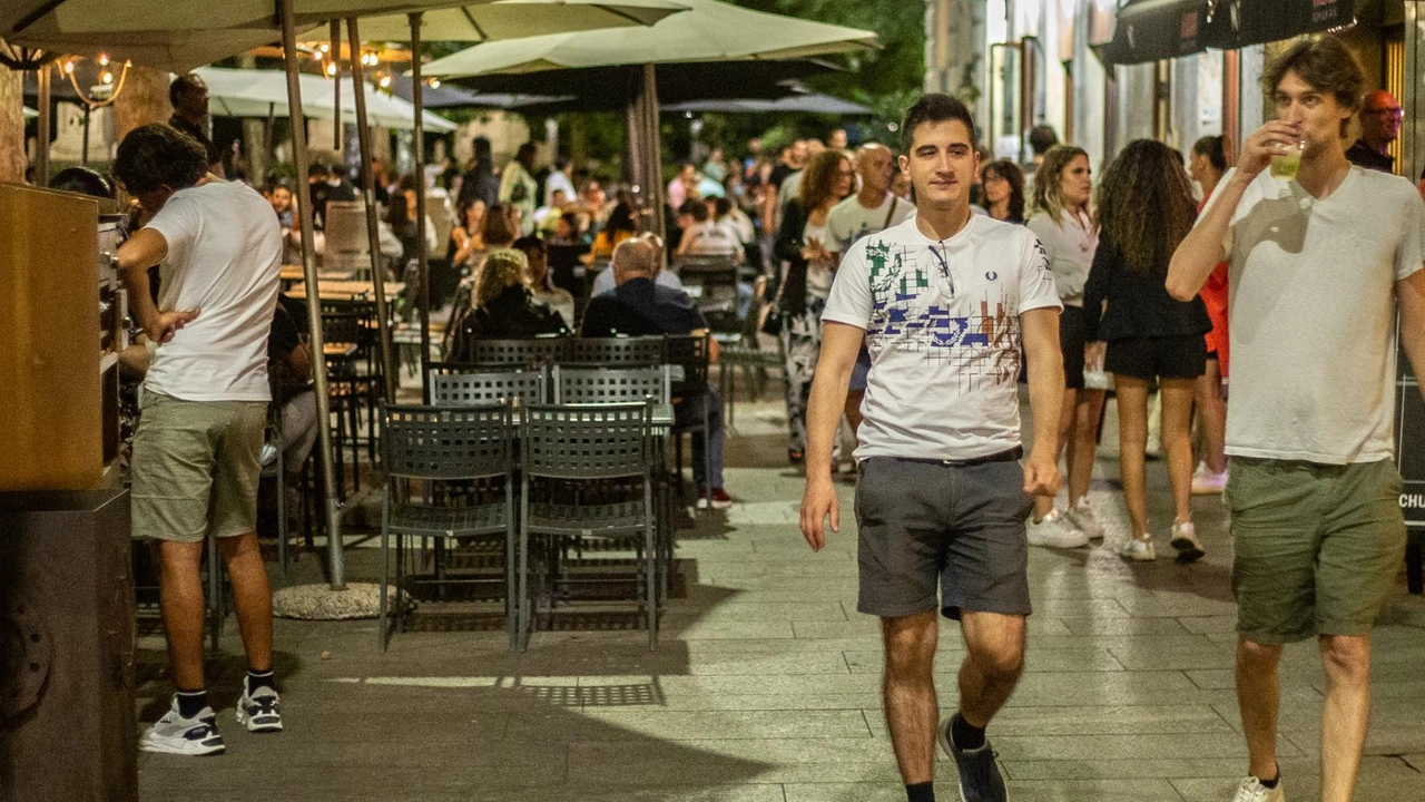 Movida, la zona dell’Arco della Pace è una delle aree contrassegnate come “rosse” e quindi sottoposte a maggiori restrizioni