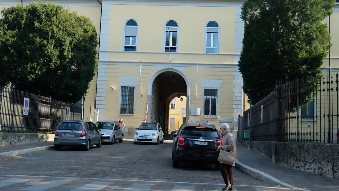 L’ospedale dedicato alla rieducazione post-trauma si snoda su tre padiglioni sorti dal 1863 e successivamente ampliati e aggiornati più volte (Rossi)