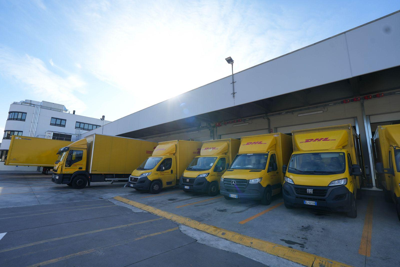 Dhl, sfruttamento dei lavoratori e non solo: nuovo sequestro da 46,8 milioni di euro