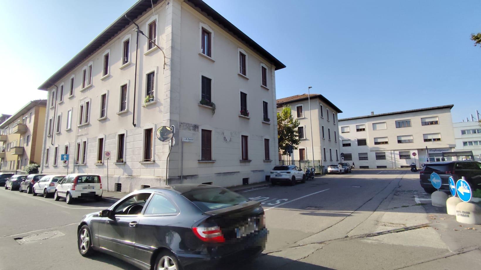 Nella palazzina Sap di Legnano si gela, solo sedici gradi dentro casa: “Freddo e umido, intervenite”