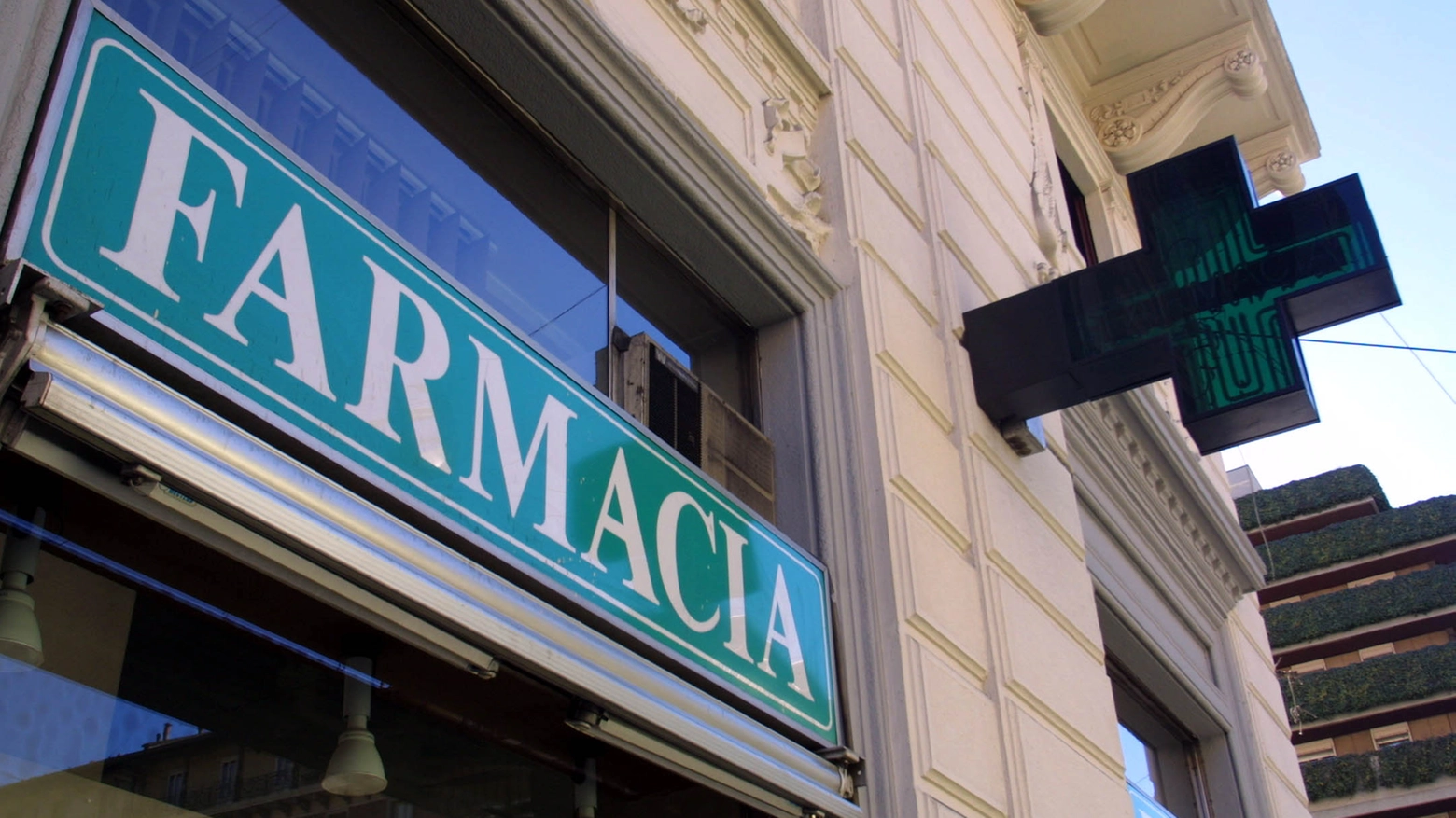 Una farmacia (foto d'archivio Newpress)