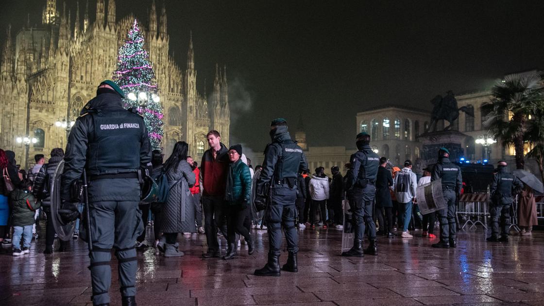 Milano, violenze a Capodanno in piazza Duomo. Accertamenti sulle dichiarazioni della turista belga