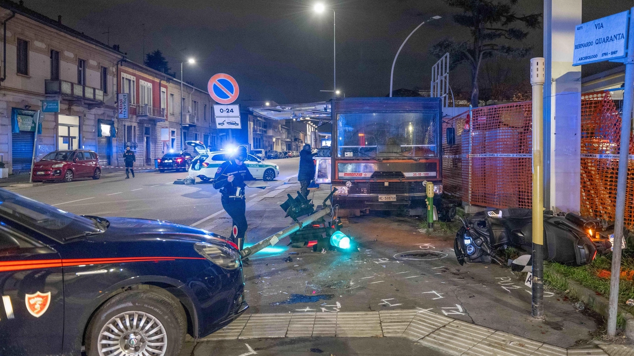 I rilievi della polizia locale nella notte del 24 novembre in via Quaranta