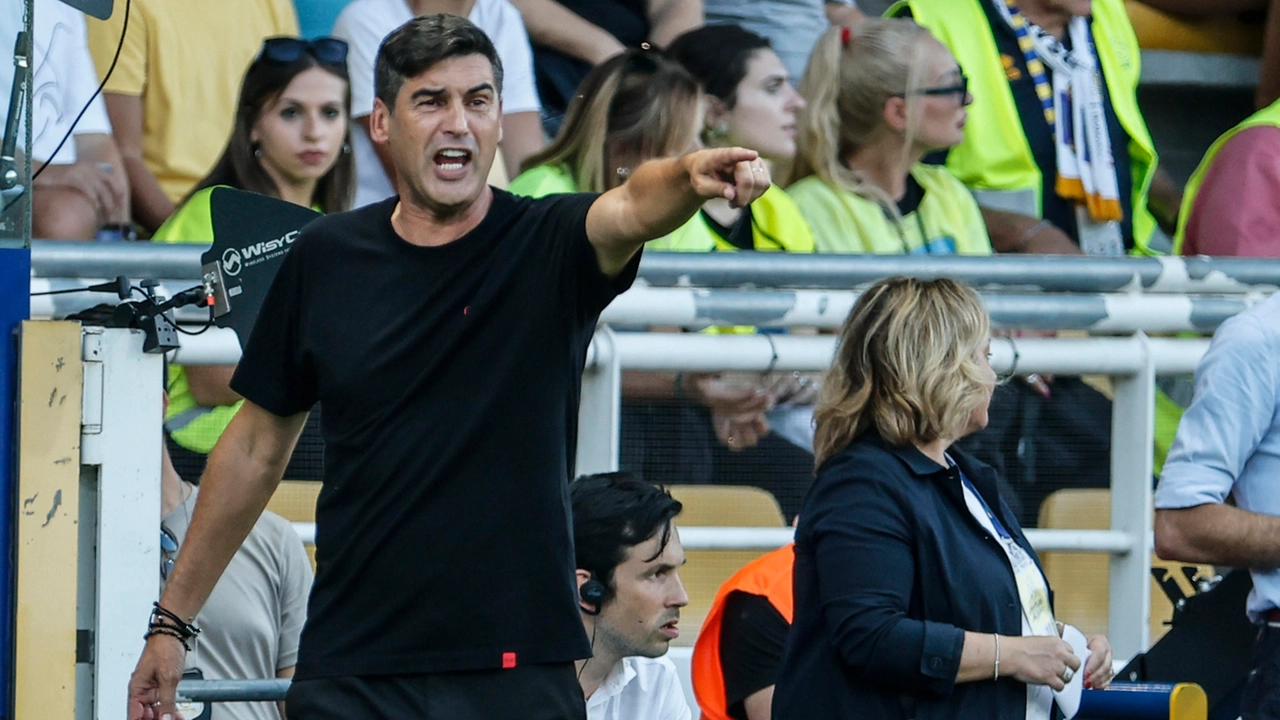 Paulo Fonseca , allenatore del Milan, durante la partita contro il Parma