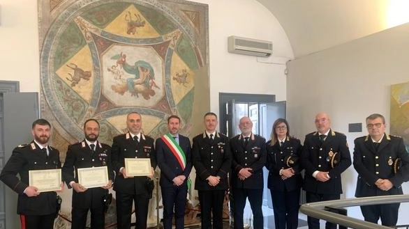 A due anni di distanza, il Comune di Cinisello Balsamo ha voluto conferire un encomio ai tre carabinieri, che...