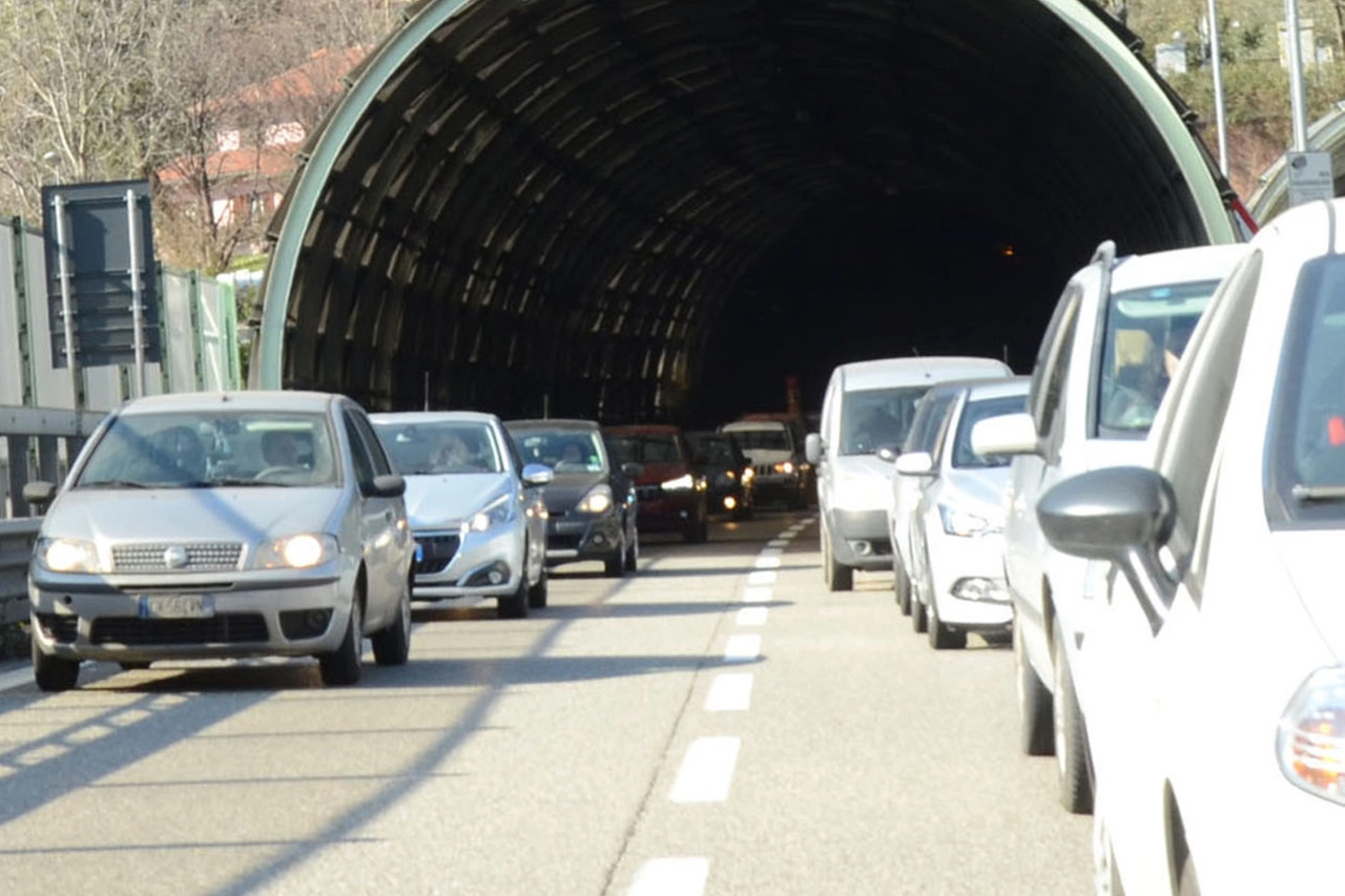 Code lungo la Statale 36: il weekend sarà da bollino nero per il traffico previsto