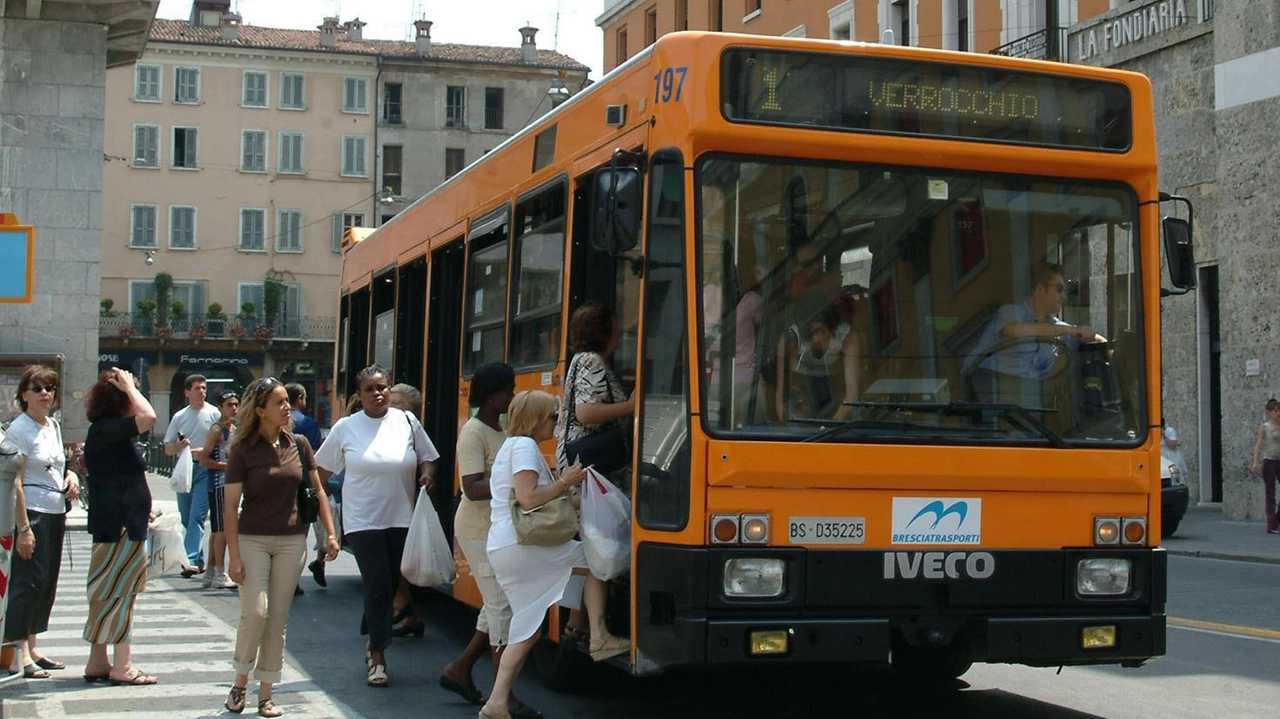 Il personale maschile e femminile è sottoposto all’esame obbligatorio Intanto i sindacati dei trasporti si preparano ad un nuovo sciopero