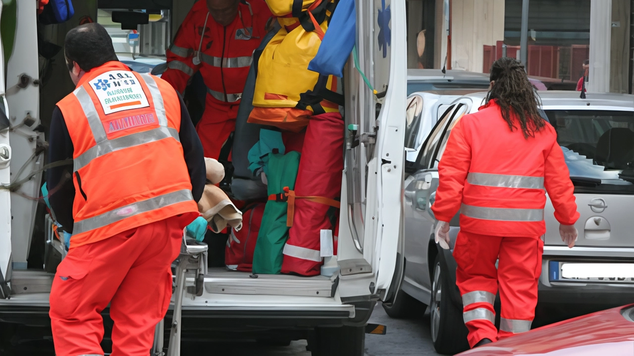 I soccorritori hanno cercato di salvare l’uomo ma non c’è stato nulla da fare