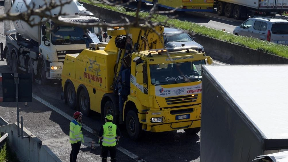 Un tamponamento a catena è avvenuto alle 9.30 di ieri sul tratto milanese dell’A1, all’altezza di San Giuliano: coinvolti quattro...