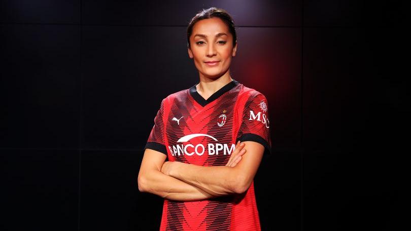 Nadia Nadim, chi è la calciatrice del Milan: il padre ucciso dai talebani, la fuga dall’Afghanistan, il pallone e la laurea in medicina