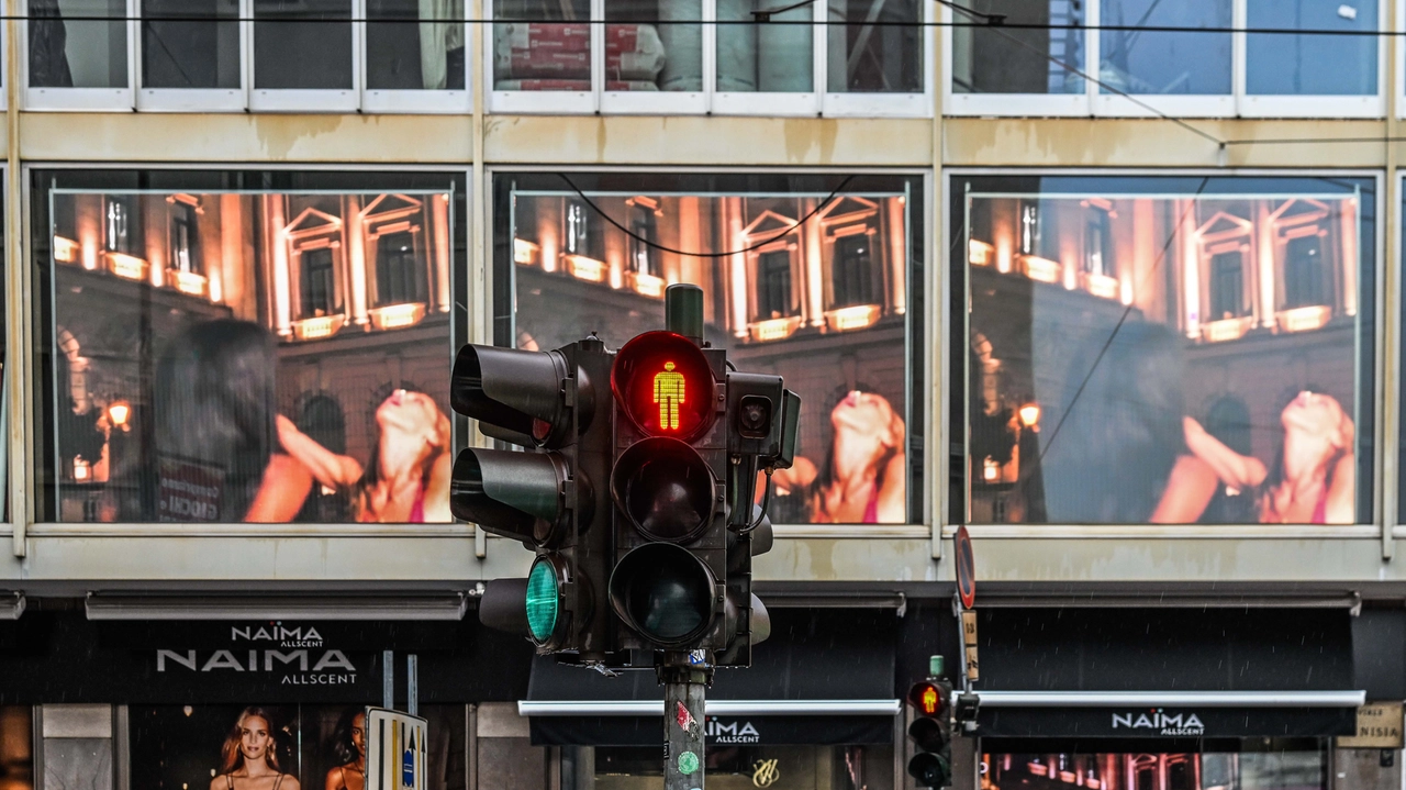 I sette monitor sono stati installati all’angolo tra viale Tunisia e corso Buenos Aires