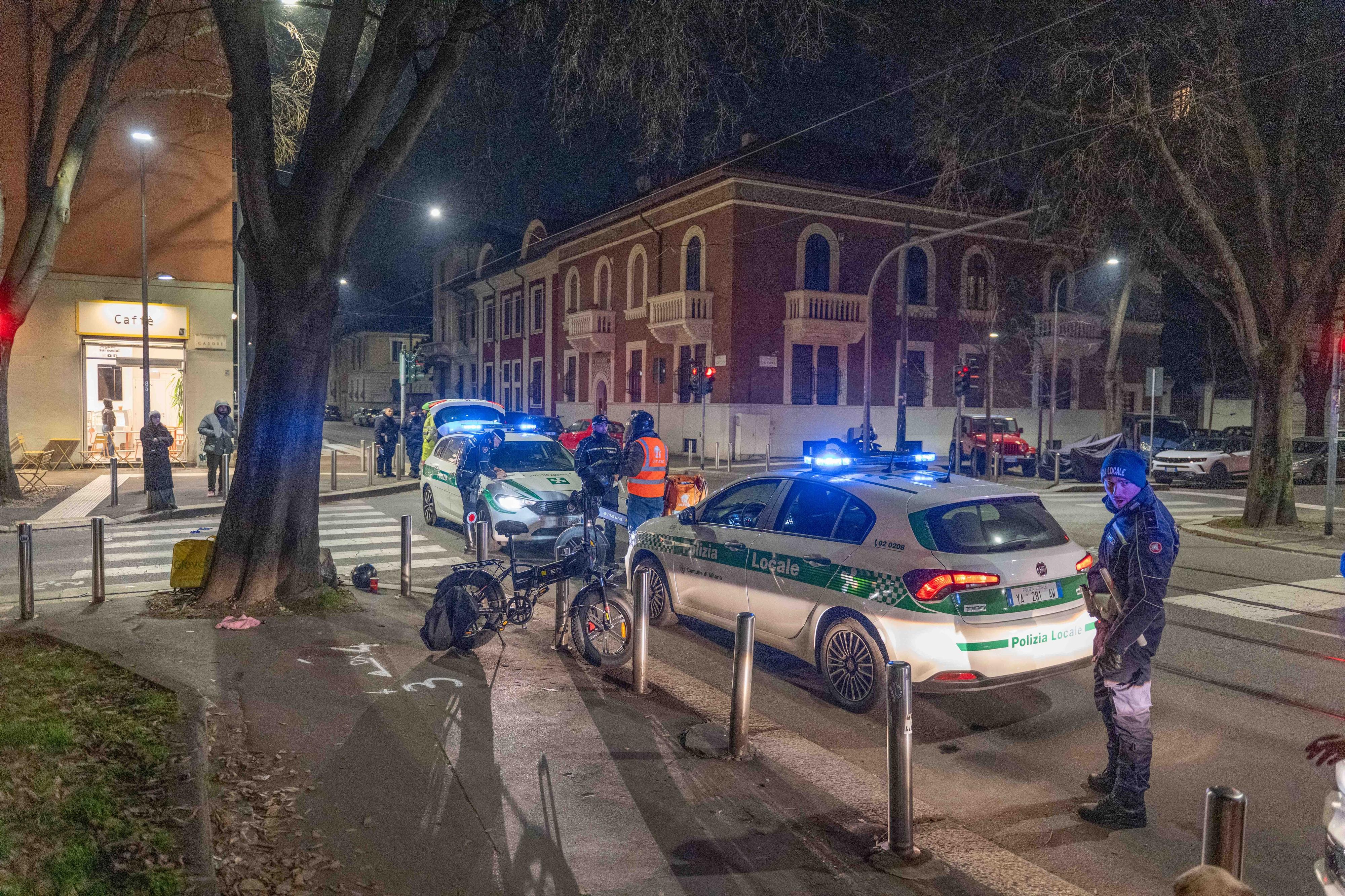 Rider morto in via Cadore, come è stata ricostruita la dinamica dell’incidente