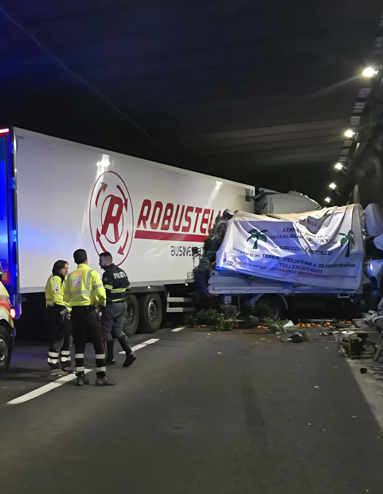 Statale 36, un incubo la strada delle Olimpiadi. Incidente fra camion, traffico in tilt: due ore per fare otto chilometri