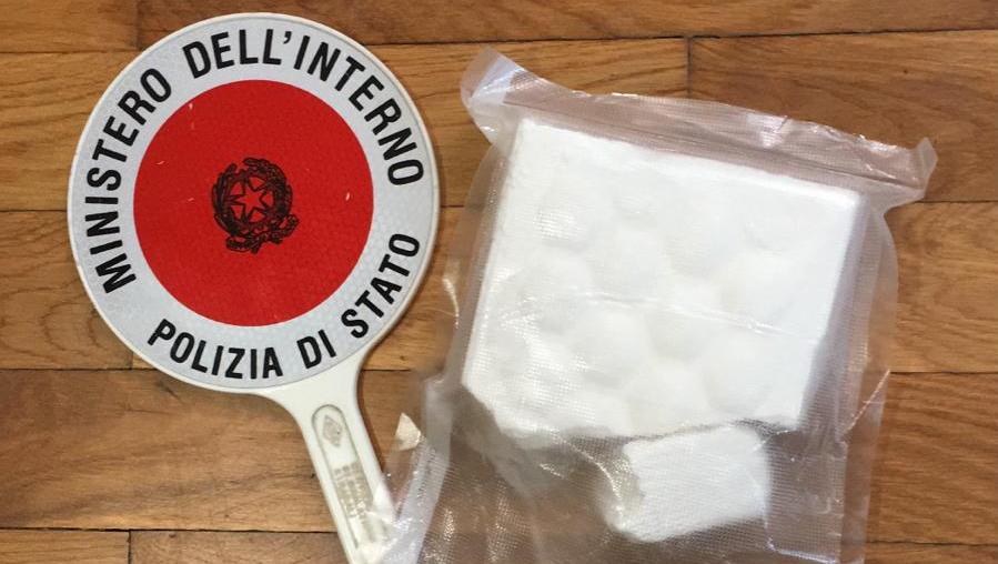 Busto Arsizio, mezzo chilo di cocaina nascosto in auto: 31nne arrestato