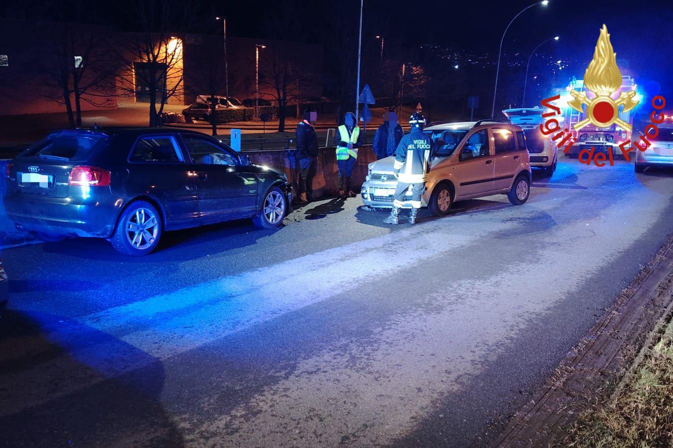 Monguzzo, frontale tra due auto in Valassina: due feriti