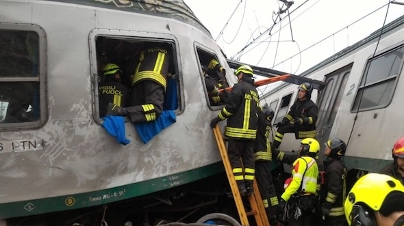 Il disastro ferroviario di Pioltello in cui morirono 3 donne e un centinaio di passeggeri rimase ferito