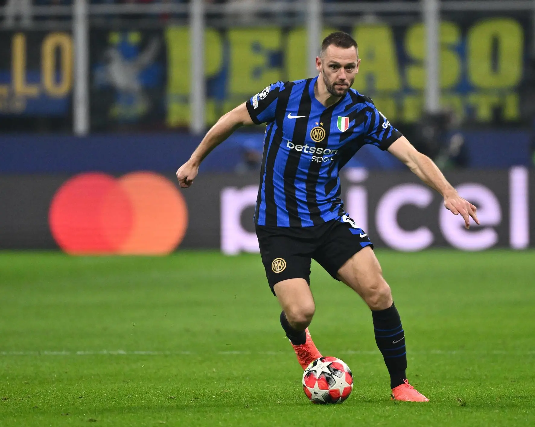 Dopo il gol arriva il rinnovo. De Vrij-Inter, avanti insieme