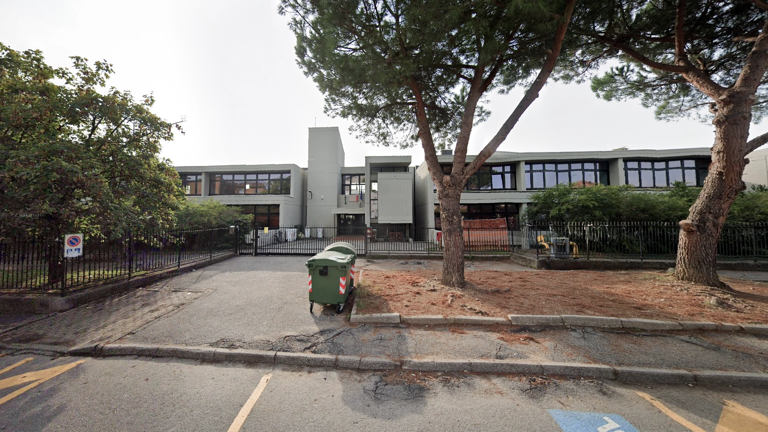 L'Istituto Galilei di Busto Arsizio, dove studiava la ragazza (Google)