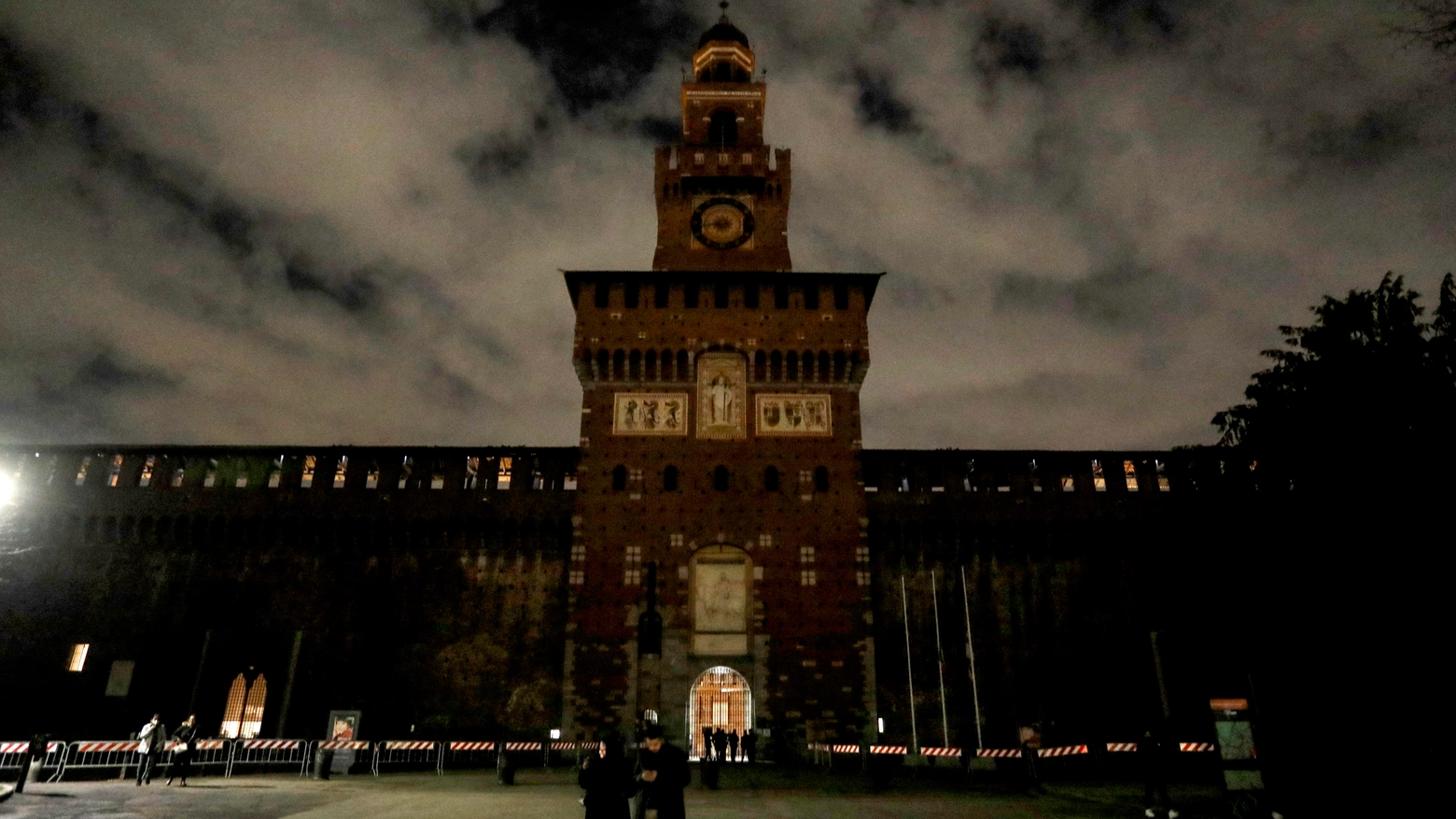 La violenza si era consumata nei pressi del Castello Sforzesco di notte